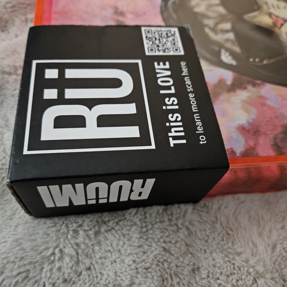 "Gala Cats" is a Stretch Canvas painting in an Acrylic Glass Shadow Box Frame - Picture 9 of 10